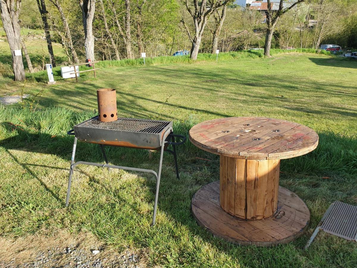Camping Du Puy Rond Bressuire Exterior photo